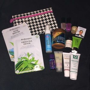 💄Over stuffed makeup bag💄